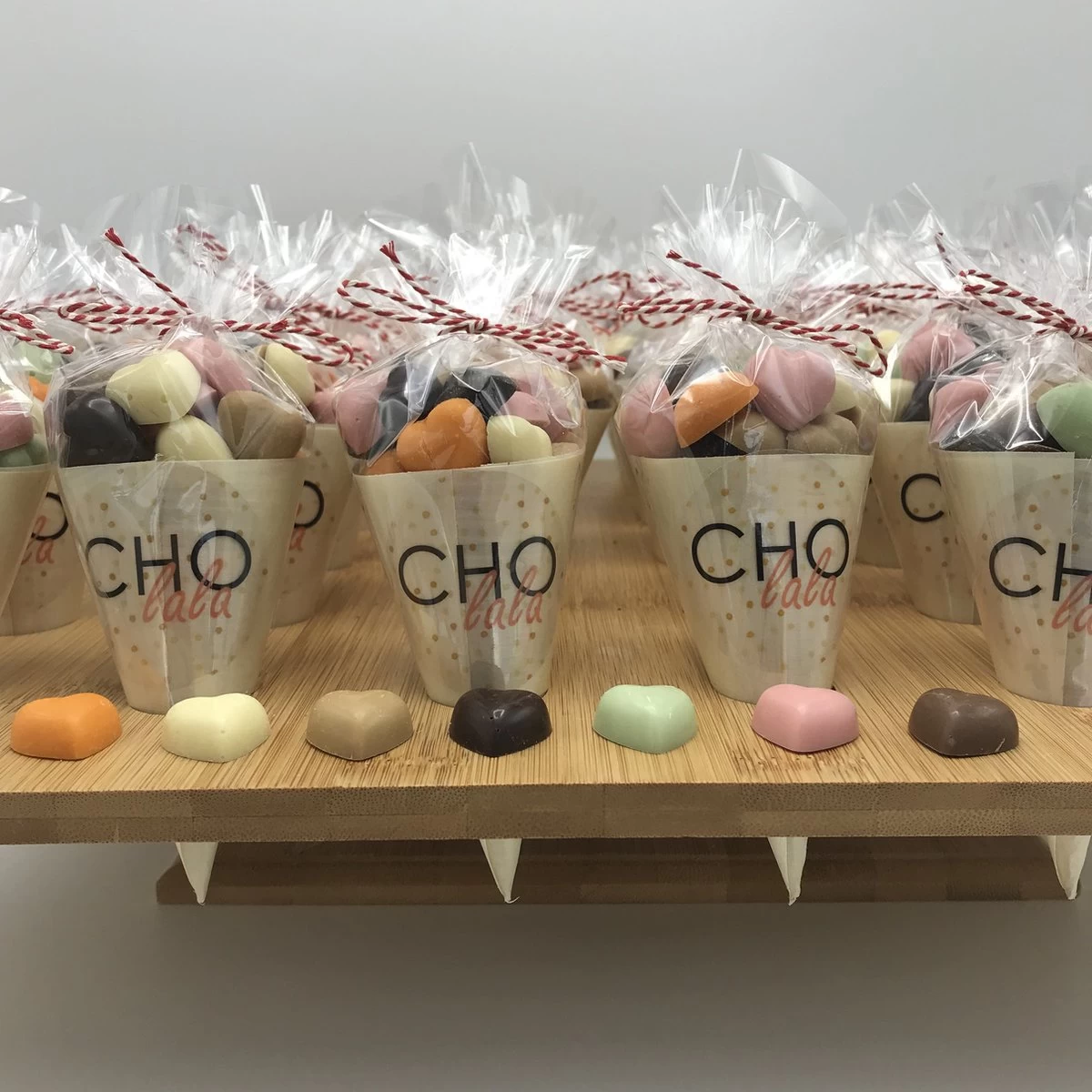 Cho-lala Puntzakje Mixed Chocolade Hartjes | Uitdeelcadeaus | Give Away Chocolade | 60 Gram Handmade Chocolade In Verschillende Smaken | Valentijn Chocolade Hartjes | Love - Afbeelding 3