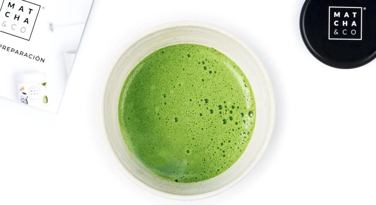 Matcha & Co - Ceremoniële Matcha PREMIUM Thee Uit Japan - Matcha Poeder - Matcha Thee - 100% Organisch Gecertificeerd - 80 Gram - Afbeelding 2