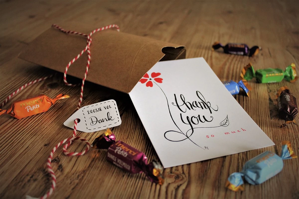 Doosje Vol Dank - Cadeaudoosje Met Kaart En Merci Petits Chocola - Bedankje - Chocolade Cadeau - Afbeelding 2