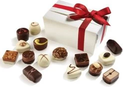 Doos Gevuld Met Handgemaakte Bonbons – Chocolade Cadeau Chocola Bonbon 350 Gram