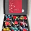 Chocoladecadeau - Chocolade Ballen Proeverij Pakket | Chocolade Pakket Met 9 Verschillende Chocolade Smaken Lindt Chocolade Met Mystery Card 'Happy Valentine's Day' Met Persoonlijke (video)boodschap | Cadeaupakket | Feestdagen Box | Chocolade Cadeau